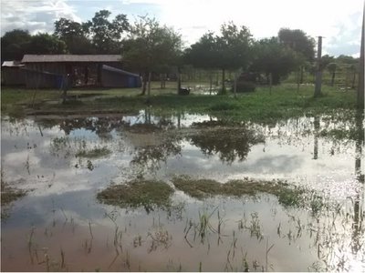 Pobladores de colonia María Auxiliadora bajo agua y aislados tras intensas lluvias