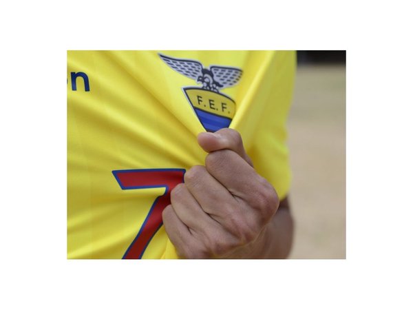 Suspenden en Ecuador a DT de selección femenina denunciado por acoso sexual