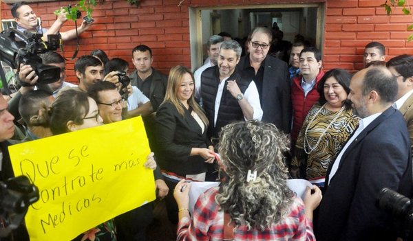 Marito ironiza ante reclamo por salud - Edicion Impresa - ABC Color