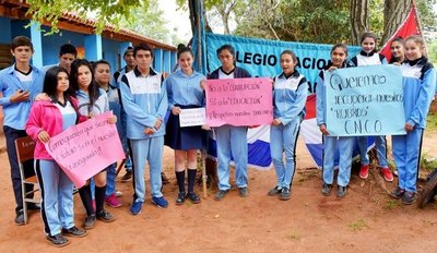 Estudiantes exigen recuperar rubros - Edicion Impresa - ABC Color