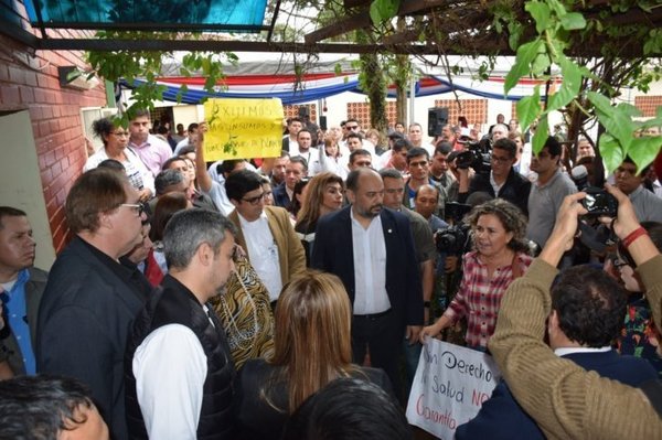 Concejala dice que el presidente “vive en otro mundo”