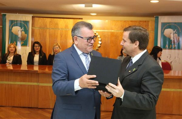 Realizan solemne sesión en honor a nuevo ministro de Corte