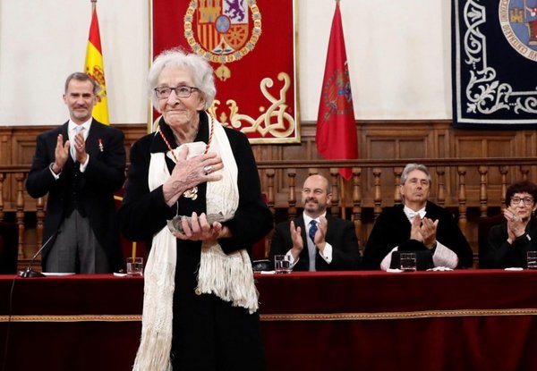 Devota de “El Quijote”, Ida Vitale recibe el Premio Cervantes - Espectaculos - ABC Color