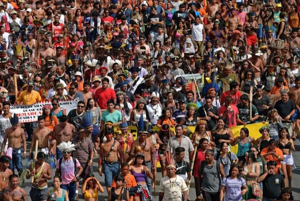 Marcha indígena llega a Brasilia para protestar contra Bolsonaro