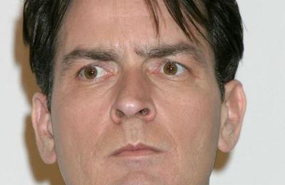 El difícil momento de Charlie Sheen: de gastar miles de dólares en drogas y fiestas a no poder mantener a sus hijos - C9N