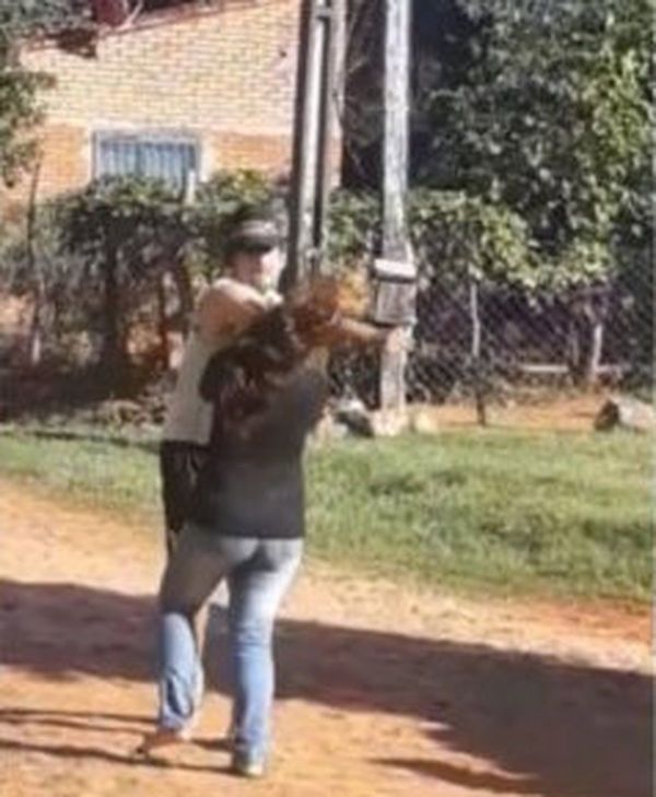 Identifican y piden captura de hombre que golpeó a su pareja en Luque | Paraguay en Noticias