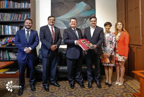 Fundación española dotará a la Biblioteca Nacional del Paraguay de libros en Braille y en formato sonoro | .::Agencia IP::.
