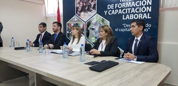 Comienza proceso licitatorio para capacitar a 4.600 personas | Paraguay en Noticias