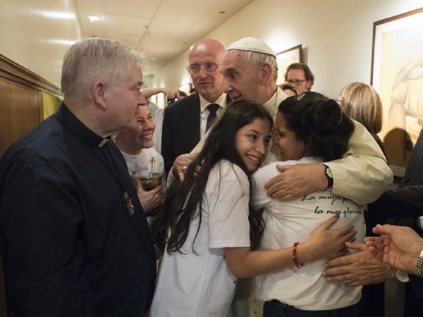 Internan en cuidados intensivos al padre Aldo Trento