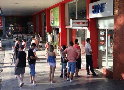 Servicio de policías en supermercados será durante 10 días