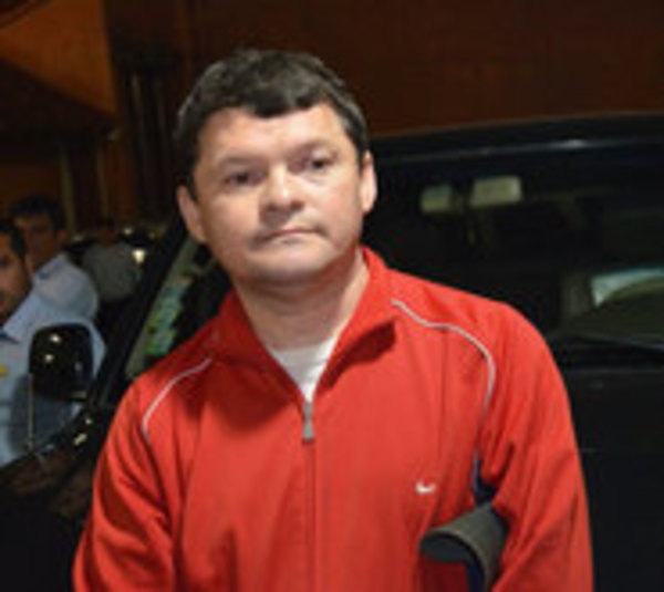 Condenan a exfiscal por haber pedido coima de más de G. 40 millones - Paraguay.com