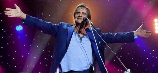 HOY / El Rey de la canción romántica y su inminente 'desembarco' en Paraguay, tras cuatro años