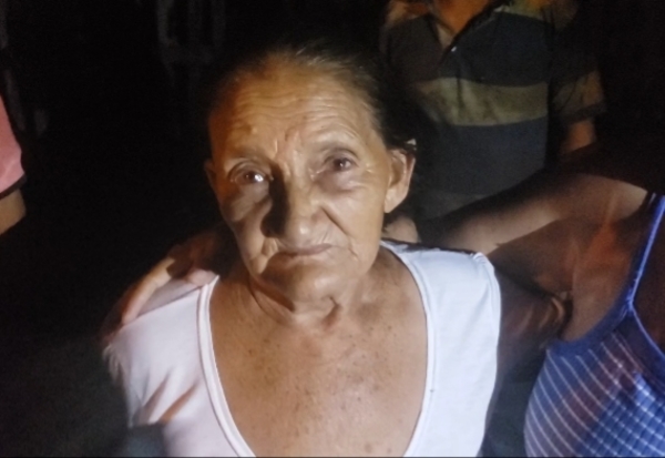 Abuelitos perdieron su casa tras incendio