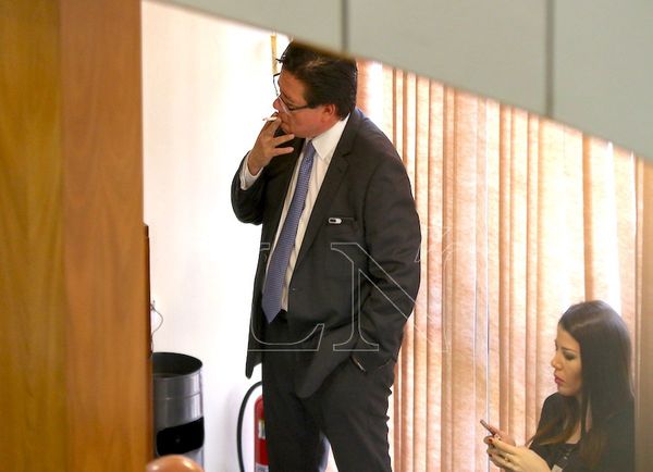 El contralor acudió a responder las acusaciones