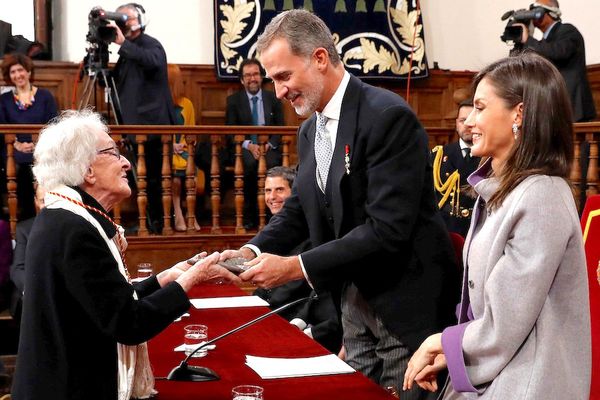 La poetisa uruguaya Ida Vitale recibió el Premio Cervantes