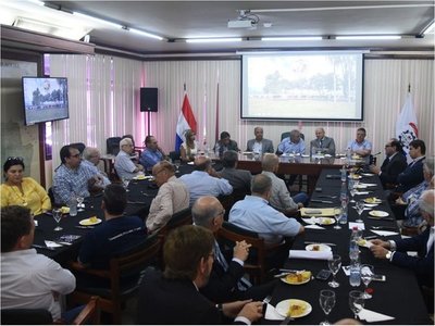 Empresarios lanzan contrapropuesta y Hacienda dilata reforma tributaria