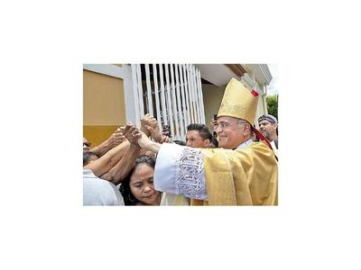 Obispo amenazado dejó Nicaragua y partió al Vaticano