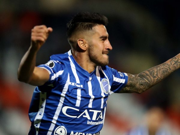 Godoy Cruz venció a Sporting Cristal y se metió en zona de clasificación