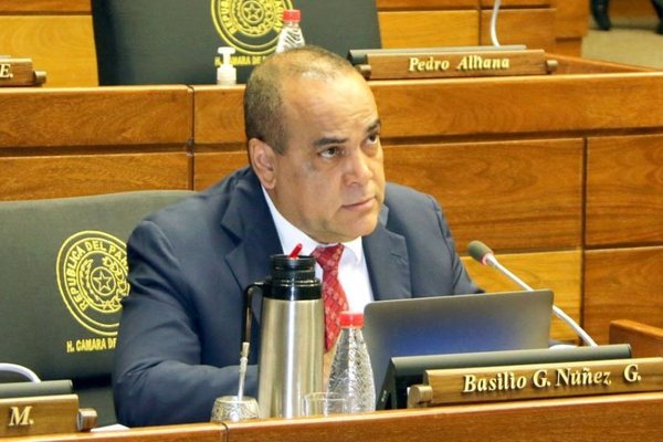 Según Bachi habrá votos para desvincular al contralor