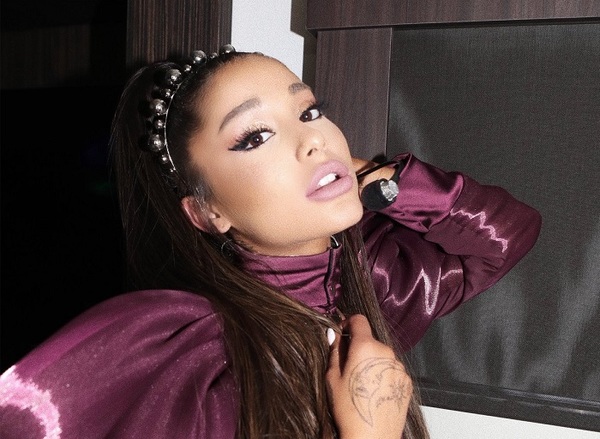 Ariana Grande recibe «limonazo» en pleno concierto