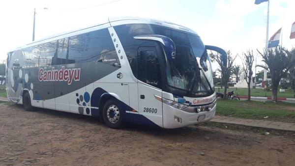Ómnibus arrolló y mató a un transeúnte - ADN Paraguayo