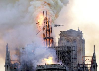 Obreros en Notre Dame violaron prohibición de fumar
