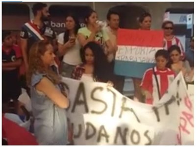 Desde Madrid enviaron G. 12 millones a los "anti lista sábana"