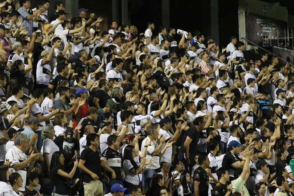 Los franjeados agotan entradas para el clásico blanco y negro
