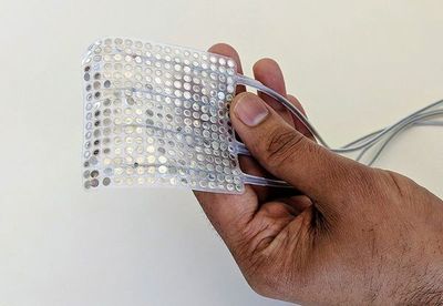 Cuando un implante cerebral transforma los pensamientos en palabras