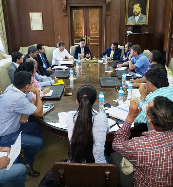Consensúan posibilidad de compra de deuda para que sector campesino salga de la morosidad | .::Agencia IP::.