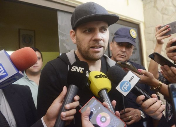 Defensa de Cucho presenta denuncia contra agentes de la SENAD por supuesto robo » Ñanduti