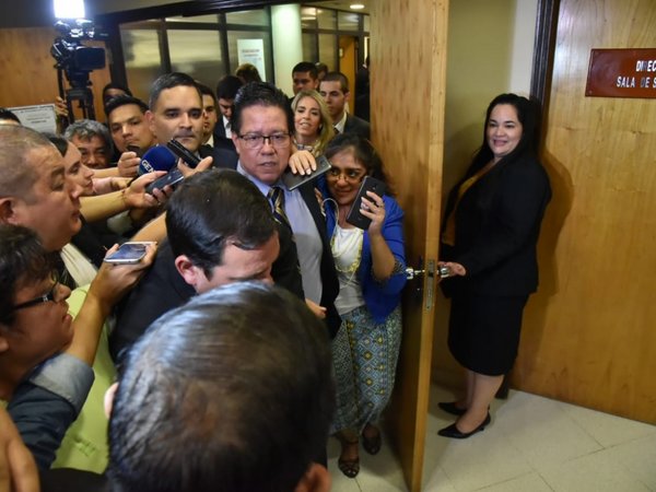 Juicio al contralor: Senado admite pruebas y se presentan alegatos finales