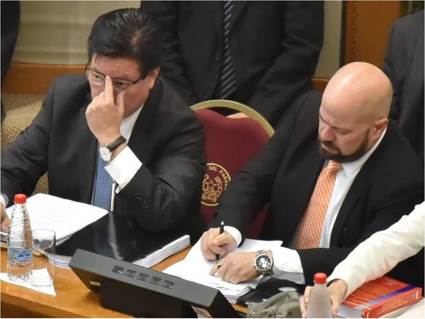Con apoyo de Añetete, habría votos para destituir a Enrique García | Paraguay en Noticias