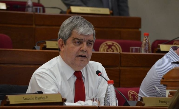 HOY / "Limpiemos la cloaca", clama Riera a colegas, para mandar mensaje a "mayoría decente"
