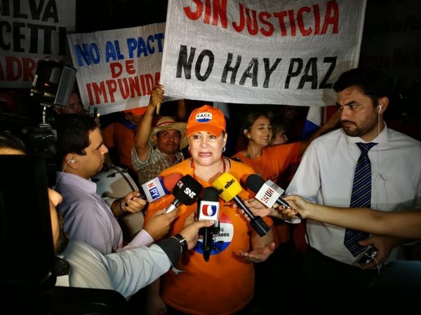Festejan renuncia de contralor | Paraguay en Noticias