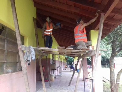 Realizan reparaciones en colegio de San Francisco | Paraguay en Noticias
