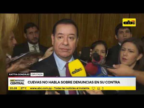 Cuevas no habla sobre denuncias en su contra - Tv - ABC Color