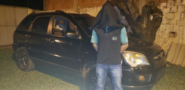 Detienen a un hombre con vehículo robado en Brasil | Paraguay en Noticias