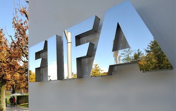 FIFA le chutó de por vida a ocho peloteros