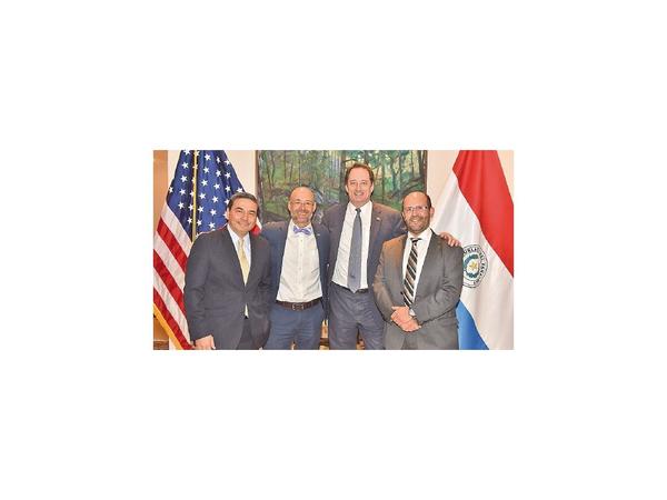 Amena recepción en Embajada