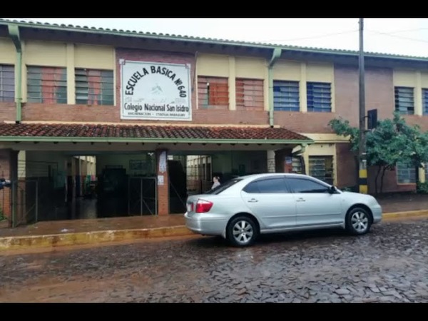 HALLAN DROGA EN PODER DE ALUMNOS EN ESCUELA SAN ISIDRO