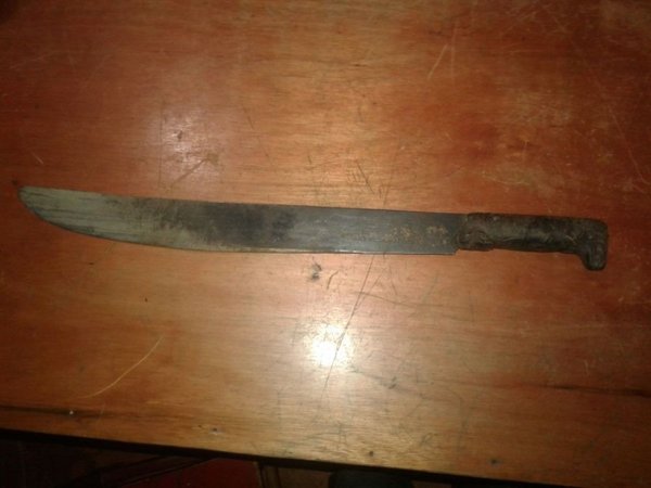 Con machetillo, hirió a su propio hermano