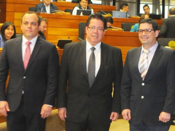 Convocan a subcontralor para asumir cargo que deja Enrique García | Paraguay en Noticias