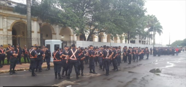 Importante movimiento policial por manifestación del #25A