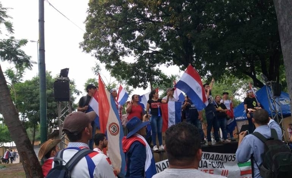 Ante discurso de violencia, Policía despliega fuerte control en el centro | Paraguay en Noticias