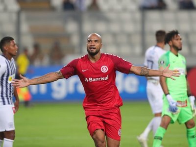 Internacional vence a Alianza Lima, pasa a octavos y gana el Grupo A