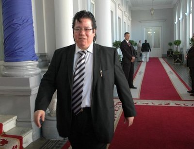 Diputados aceptarán renuncia de Enrique García » Ñanduti