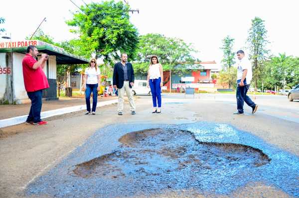 Bacheos realizados no bastan, debido al mal estado de las calles