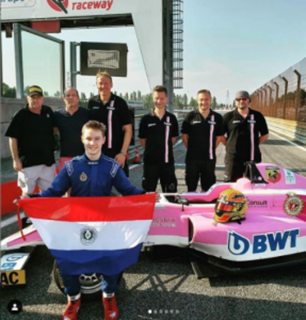 El joven piloto entra en competencia este domingo - ADN Paraguayo