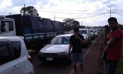 HOY / En el este también marchan por el desbloqueo y cierran rutas
